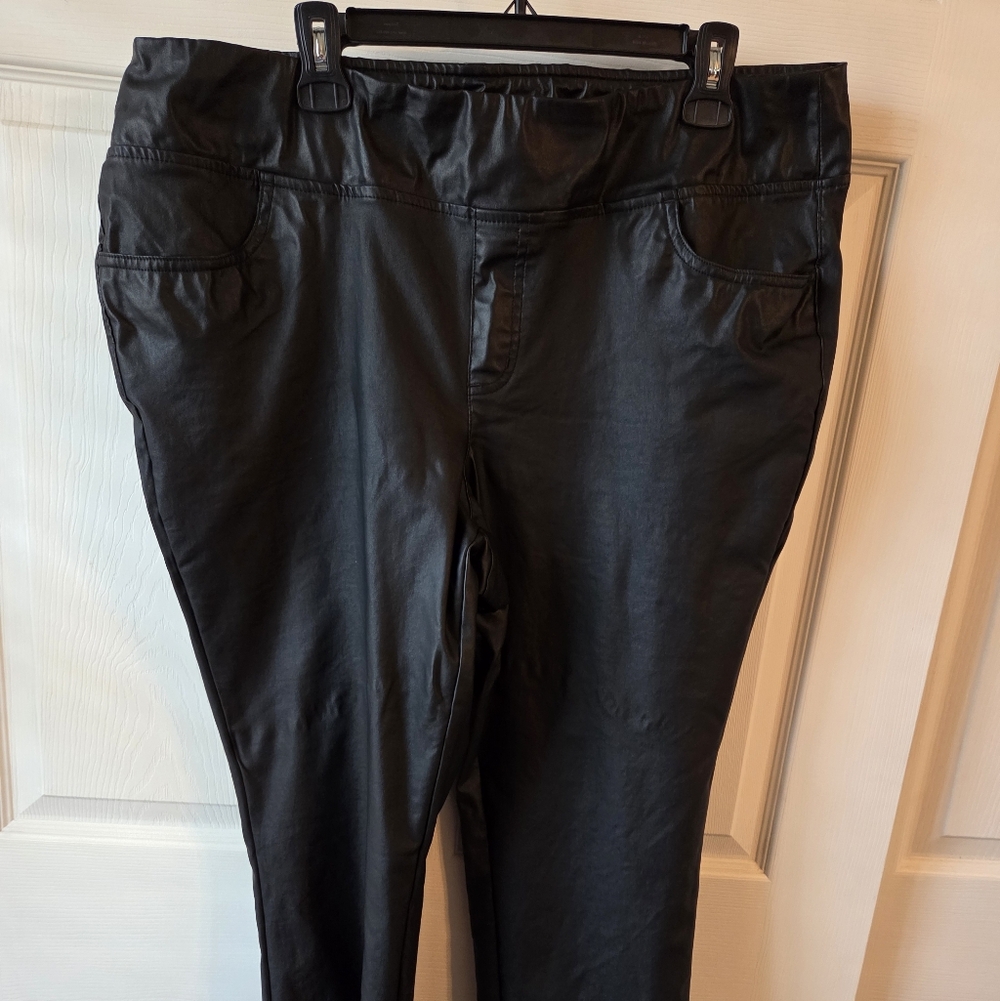 Jingle Belles Kim Gravel Faux Leather Black 18W NWT! Party Ready!